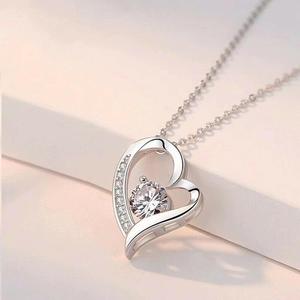 จี้สร้อยคอรูปหัวใจประดับเพชรเซอร์คอน Jeulia Classic ทำจากเงินสเตอร์ลิง - Product Image 3