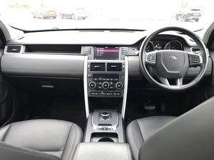 Range Rover Discovery Sport SUV AWD essence turbo 400PS, très propre, modèle 2019, disponible à la vente - Product Image 2