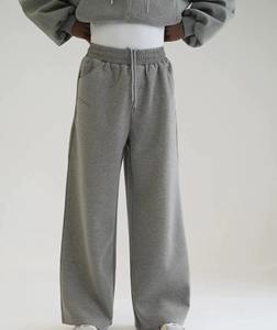 Conjunto de Sudadera y Pantalones Deportivos de Invierno Personalizados OEM, Pantalones Anchos de Cintura Doble, Estilo Y2K, con Cremallera, Pedrería, Acampanados, 100% Algodón - Product Image 5