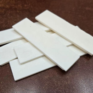 Escama de Hueso de Alta Calidad para Uso con Cuchillos - Product Image 1