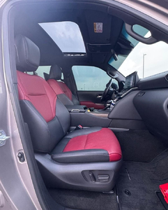 Toyota Land Cruiser 2.4L 6 cylindres 409 ch, modèle 2022 d'occasion, transmission automatique, 4x4, conduite à gauche, essence. - Product Image 6