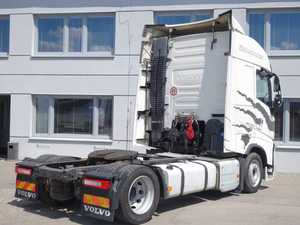 Camion tracteur Volvo Globetrotter 6X4 Diesel Euro 6, transmission manuelle, direction à gauche, boîte de vitesses 12 vitesses, 450 CV, neuf, logistique transfrontalière - Product Image 3
