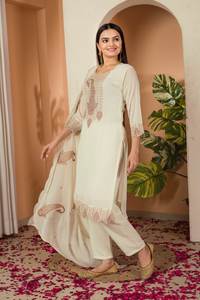 Nouvelle collection de travaux de broderie lourds Kurti Pari avec ensemble Dupatta Style traditionnel pour la fête avec fil et travail de séquence - Product Image 2
