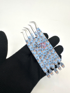 Pinces à cils en acier inoxydable les plus vendues, légères, durables, anti-magnétiques, de haute qualité, emballage personnalisé - Product Image 4