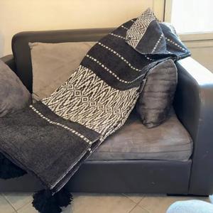 Manta Marroquí Hecha a Mano, Auténtica, Artesanal, Diseño Tribal, Suave, Tejida, Decoración para el Hogar, Regalo - Product Image 1