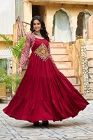 Magnifique robe longue en soie élégante pour femmes, de style indien, pour le Navratri, avec des travaux de miroir et une bordure en dentelle, style indien, robe de soirée.