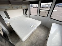 PROVEEDOR DE REMOLQUES CAMPING 2025: Remolque RV Modelo 44VIEW Park de Rest River Wild Wood Grand Lodge en Venta para Camping y Viajes