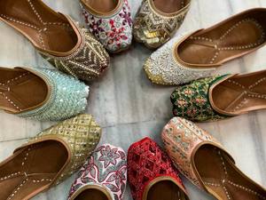 ออกแบบพรรคสวม Jutti สไตล์ชาติพันธุ์ Jutti เย็บปักถักร้อยหนัง Jutti ที่ดีที่สุด - Product Image 4