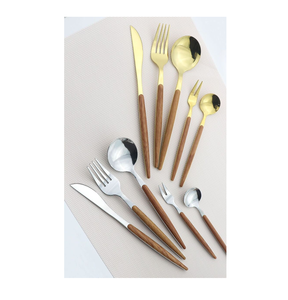 Cubiertos de acero Juego de vajilla occidental Mango de madera 5 piezas Cuchillo de mesa de acero con espejo Tenedor Cuchara Postre Tenedor Juegos de cubiertos - Product Image 4