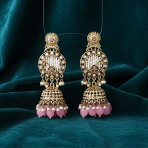 Bijoux ethniques faits à la main - Élégantes boucles d'oreilles fines en or antique pour les mariages, les festivals et les soirées - Product Image 2