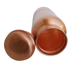 Bouteille d'eau en cuivre pur de finition de luxe avec un design traditionnel parfait pour les cadeaux et la décoration intérieure - Product Image 3