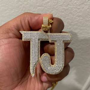 Pendentif Hip Hop personnalisé en or jaune plaqué, lettre TJ sertie de diamants, 25 carats de moissanite - Product Image 1