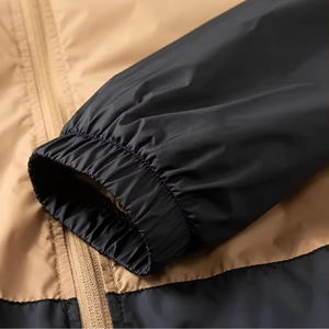 Veste de pluie légère pour homme avec capuche réglable, tissu en toile respirant, confortable, design conçu pour les aventures en plein air - Product Image 4