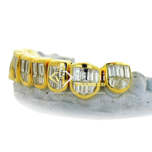 กริลส์14K ฟันทองเพชรโมอิสชุบทองวินเทจของขวัญงานปาร์ตี้สำหรับผู้ชายและผู้หญิง2024สั่งทำ - Product Image 2