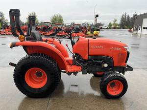 Tractor Compacto Utilitario 4x4 L2501F 2024 - 24.8HP con Bomba y Motor para Trabajo Agrícola Versátil - Product Image 5
