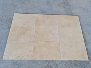 Dalles de pavé en travertin clair, coupe transversale, pierres roulées, 20x20cm, durables pour l'extérieur, allées de jardin, fabriquées en Turquie, pour hôtels et villas - Product Image 3