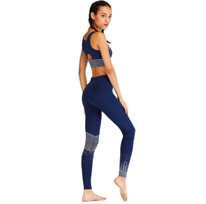 Vente en gros d'ensembles de gymnastique en deux pièces avec logo personnalisé pour femmes combinaisons de sport de yoga respirantes à motif uni legging vêtements de fitness pour femmes - Product Image 5