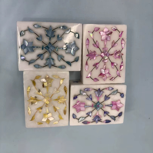 Joyero de mármol blanco con incrustaciones de nácar, elegante almacenamiento moderno para anillos, pendientes y regalos - Product Image 1