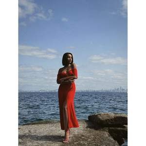 Topshow - Traje de Baño Elegante de Viscosa Lisa Color Granada, Venta al por Mayor - Product Image 2