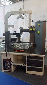 Machine de réparation de jante bleue ZETAMAK RSM2400 redressant l'équipement de roues pour diverses applications d'entretien de véhicules - Product Image 2