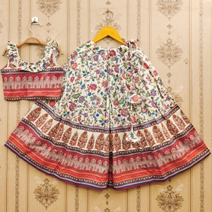 Lehenga Choli en polyester blanc à fleurs Ajrakh pour filles, longueur au sol |   Tenue de fête ethnique traditionnelle entièrement cousue - Product Image 1