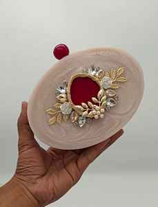 Monederos de resina hechos a medida con adornos de cristal adecuados para tiendas de accesorios de moda y tiendas de proveedores de bolsos de moda - Product Image 2