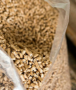 Pellets de Biomasa de Madera de Pino Premium para Aplicaciones de Calefacción y Energía que Ofrecen una Combustión Limpia y un Valor Térmico Constante - Product Image 2