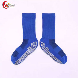 Calcetines de equipo OEM de alta calidad con logotipo de puños Calcetines deportivos de algodón transpirables y ecológicos para hombres para fútbol - Product Image 4