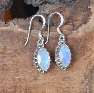 Boucles d'oreilles artisanales en argent style bohème, bijoux en argent sterling 925 avec pierre de lune, boucles d'oreilles tendance pour femmes - Product Image 3