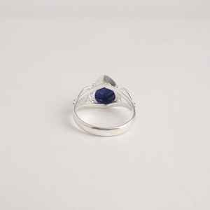 Bague en argent sterling avec lapis-lazuli bleu ovale taillé à la main, certifiée IGI, élégante, cadeau pour femme - Product Image 2