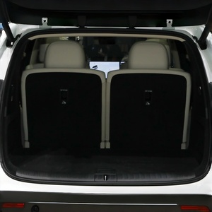 I8 Nouvelle Énergie SUV Purement Électrique Édition Standard 720km 4x4 5 Portes 6 Places Véhicule Électrique d'Occasion Li Auto 2025 200-250kW 50-70kWh à Vendre - Product Image 4