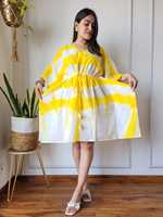 Caftán-vestido corto de verano personalizado con estampado étnico, cintura natural y cordón ajustable, ideal para clientes de boutiques.