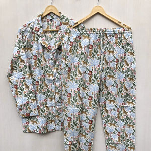 Pyjama en coton fleuri fait main, ensemble de pyjama en coton imprimé à la main, tenue de nuit indienne florale en coton - Product Image 1