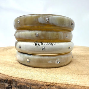 Pulseras de Cuerno Natural Hechas a Mano, Conjunto de Pulseras de Moda Boho de Lujo, Joyería Artesanal Premium con Engaste de Bisel, Unisex, Tradebyd - Product Image 1