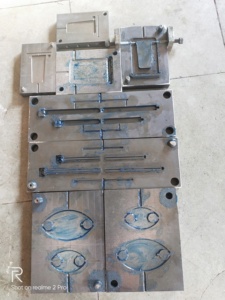 Exportateur indien de mini machine de moulage automatique pour la production de petits lots disponible au prix d'usine - Product Image 4