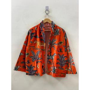 เสื้อแจ็คเก็ตกำมะหยี่พิมพ์ลายสีส้มส้มอิฐแบบบล็อกพิมพ์ลาย The Savanna Dusk สำหรับฤดูร้อน - Product Image 2
