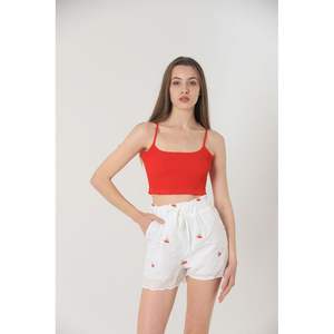 Shorts al por Mayor para Mujer Topshow con Bordado de Flores Rojas y Bolsillos - Product Image 4