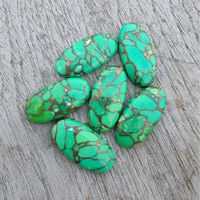 Grande pierre précieuse synthétique de laboratoire calibrée, de qualité AAA supérieure, en turquoise verte cuivrée, taille ovale, cabochon à dos plat, toutes tailles