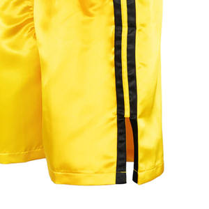Pantalones cortos de boxeo personalizados hechos en fábrica amarillos 100% poliéster hasta la rodilla con pretina elástica y rayas laterales - Product Image 2