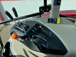 NOUVEAU TRACTEUR FERME Massey Ferguson 5712 M 4WD Cab Essential - Product Image 6