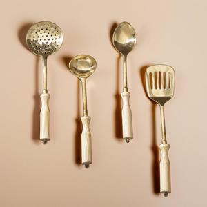 Ensemble de louches de cuisine en laiton artisanales Ustensiles de qualité supérieure pour la préparation de repas indiens traditionnels - Product Image 2