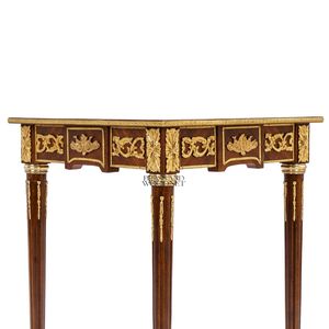 Mesa Auxiliar Redonda de Lujo con Tapa de Mármol Beige y Detalles de Latón Tallado a Mano en Oro Antiguo para Decoración Clásica de Esquinas del Hogar - Product Image 2