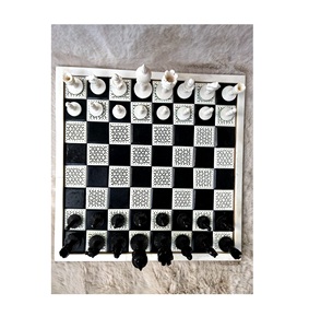 Échiquier magnétique d'échecs de voyage avec jeux pliants portables Extra Queen pour enfants et adultes - Product Image 3