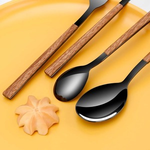 Ensemble de couverts à tête finie miroir noir avec manche en bois Couverts élégants pour manger Dessert Salade Cuisine et usage quotidien - Product Image 3