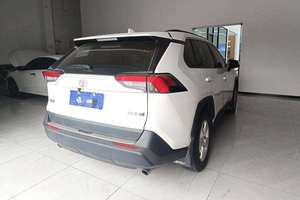 Sedán Usado Modelo 2025, Transmisión Continuamente Variable 2.0, Tracción en Dos Ruedas, Edición Urbana, Automático, Volante a la Izquierda, Asientos de Cuero Oscuro - Product Image 2