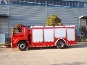 Camión <span class=keywords><strong>de</strong></span> <span class=keywords><strong>Bomberos</strong></span> Isuzu Nuevo Rescue 4x2 Diésel 6000L-10000L en Venta - Product Image 2