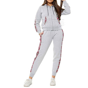 Chándal bordado de moda Traje a juego con elegante acabado bordado Conjunto completo Chándal Diseño duradero y cómodo - Product Image 1