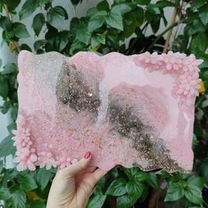 CES ÉLÉGANTS PERSONNALISABLES RÉSINE ÉPOXY PLATEAU DE SERVICE Conception Rectangle pour la maison Restaurant Hôtel Plateau en résine - Product Image 1