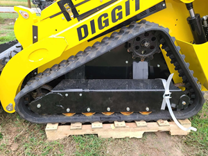 จัดส่งฟรี DIGGIT SCL850 รถตักล้อยางขนาดเล็ก ได้รับการรับรอง EPA CE พร้อมกระบอกไฮดรอลิก Eaton มอเตอร์ปั๊มเกียร์บ็อกซ์เกียร์ PLC - Product Image 3