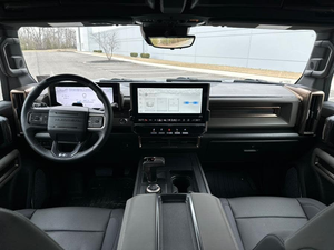 Limpia 2025 G M C H u m e r EV SUV 2X AWD - Product Image 4